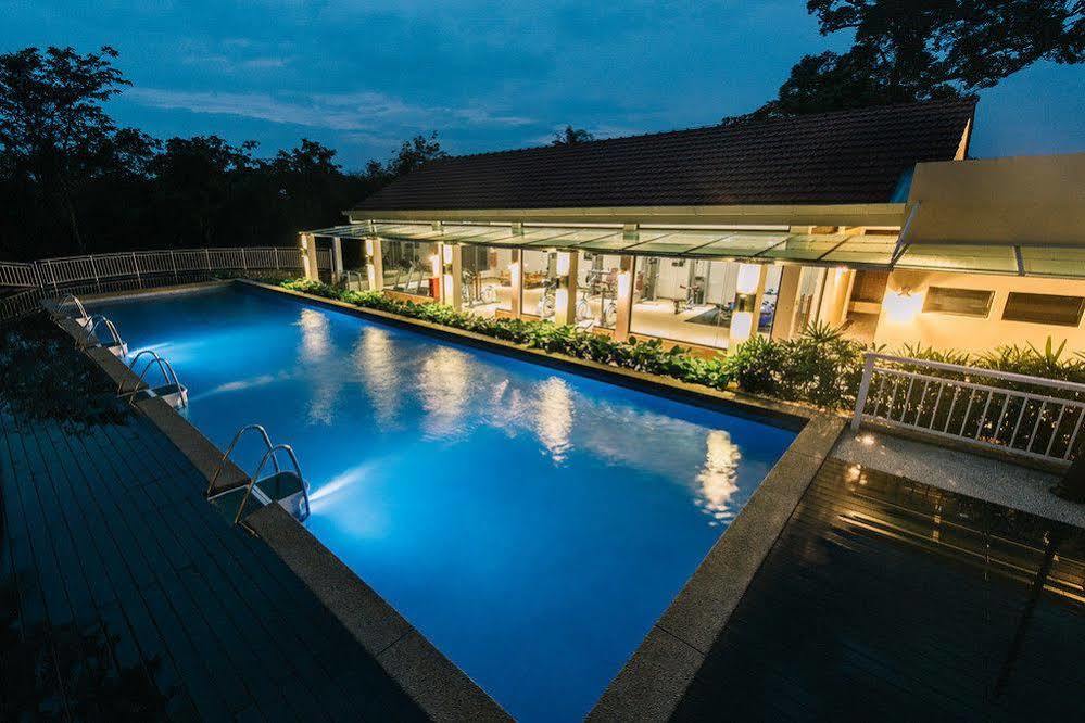Botanica Mansion Bed & Breakfast Balik Pulau Exterior photo